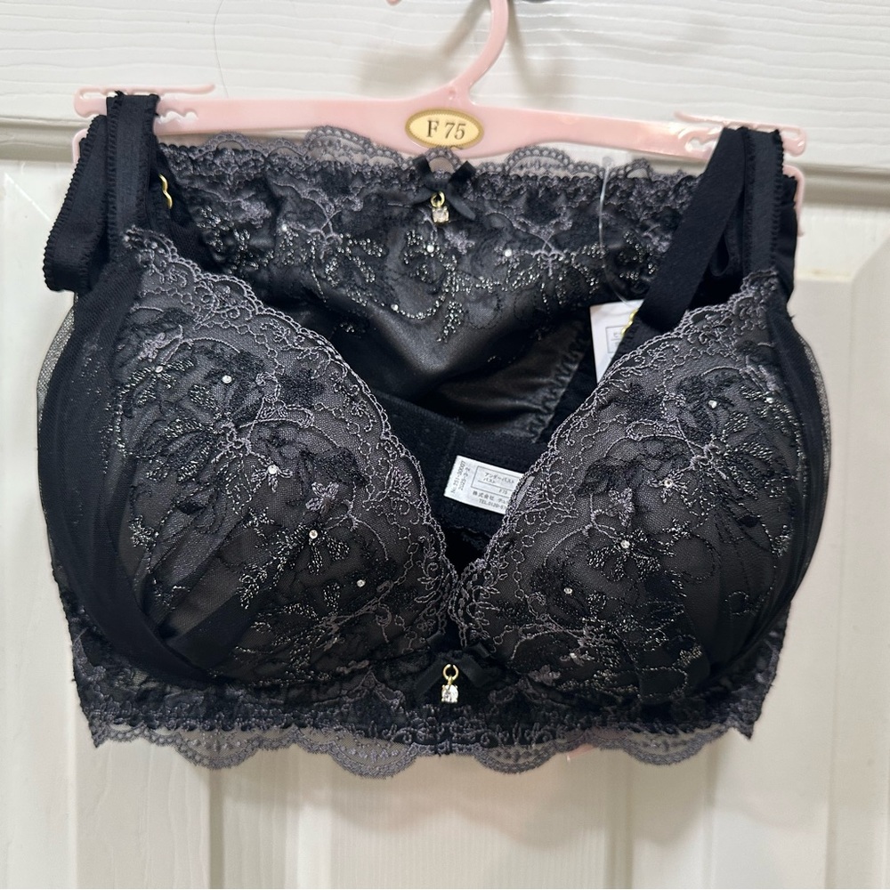 F75/us 34E Japanese brand tutuanna bra set, NWT black (34dd)